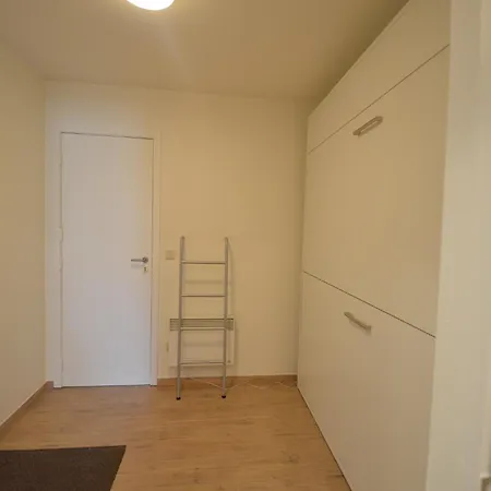 With Garage For 4 People, Cleaning Included Apartment Oostduinkerke