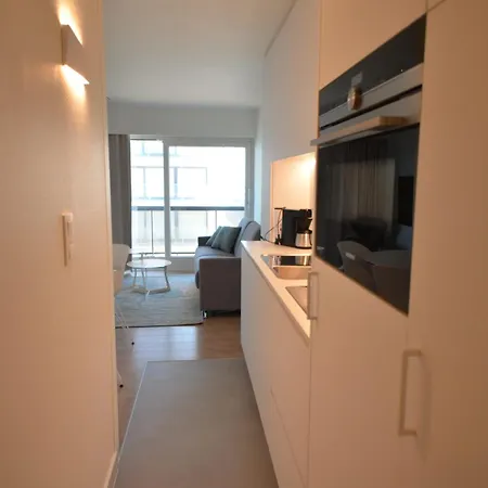 Appartamento Coastal Retreat With Terrace, Cleaning Included