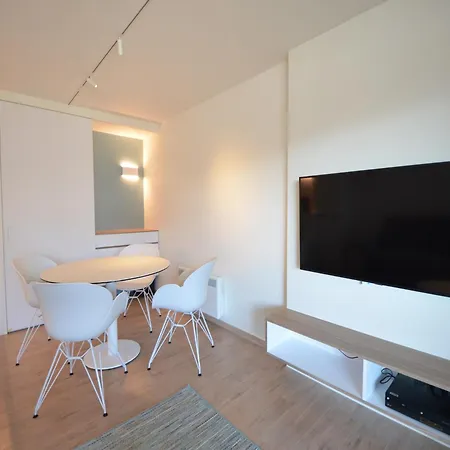 Apartment With Garage For 4 People, Cleaning Included *