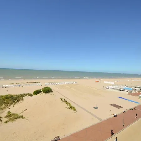 Appartamento Coastal Retreat With Terrace, Cleaning Included Oostduinkerke