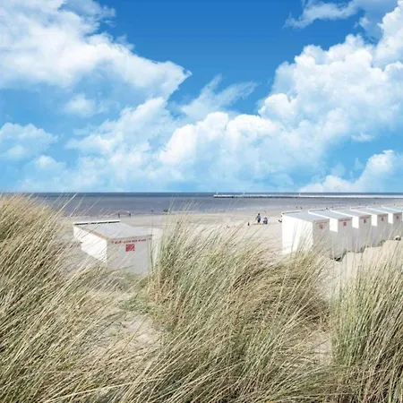 With Garage For 4 People, Cleaning Included * Oostduinkerke